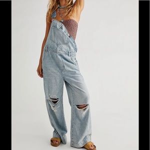 FREE PEOPLE SUPER SLOUCHY DISTRESSED WIDE LEG OVERALLS S NEW